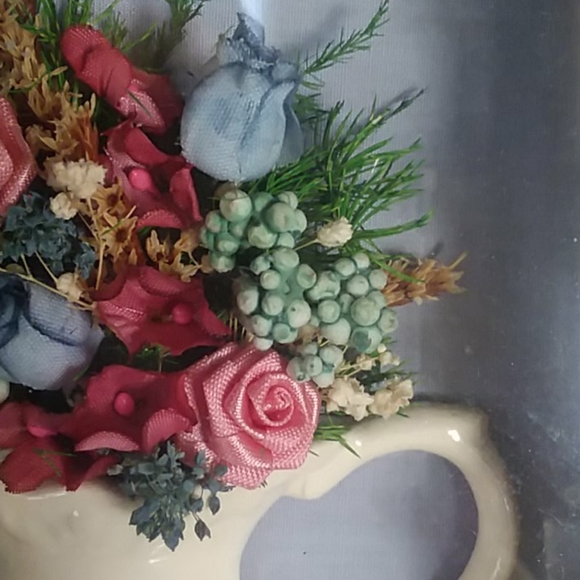 Pretty Oak Wood Shadow Box - Picture 4 of 5